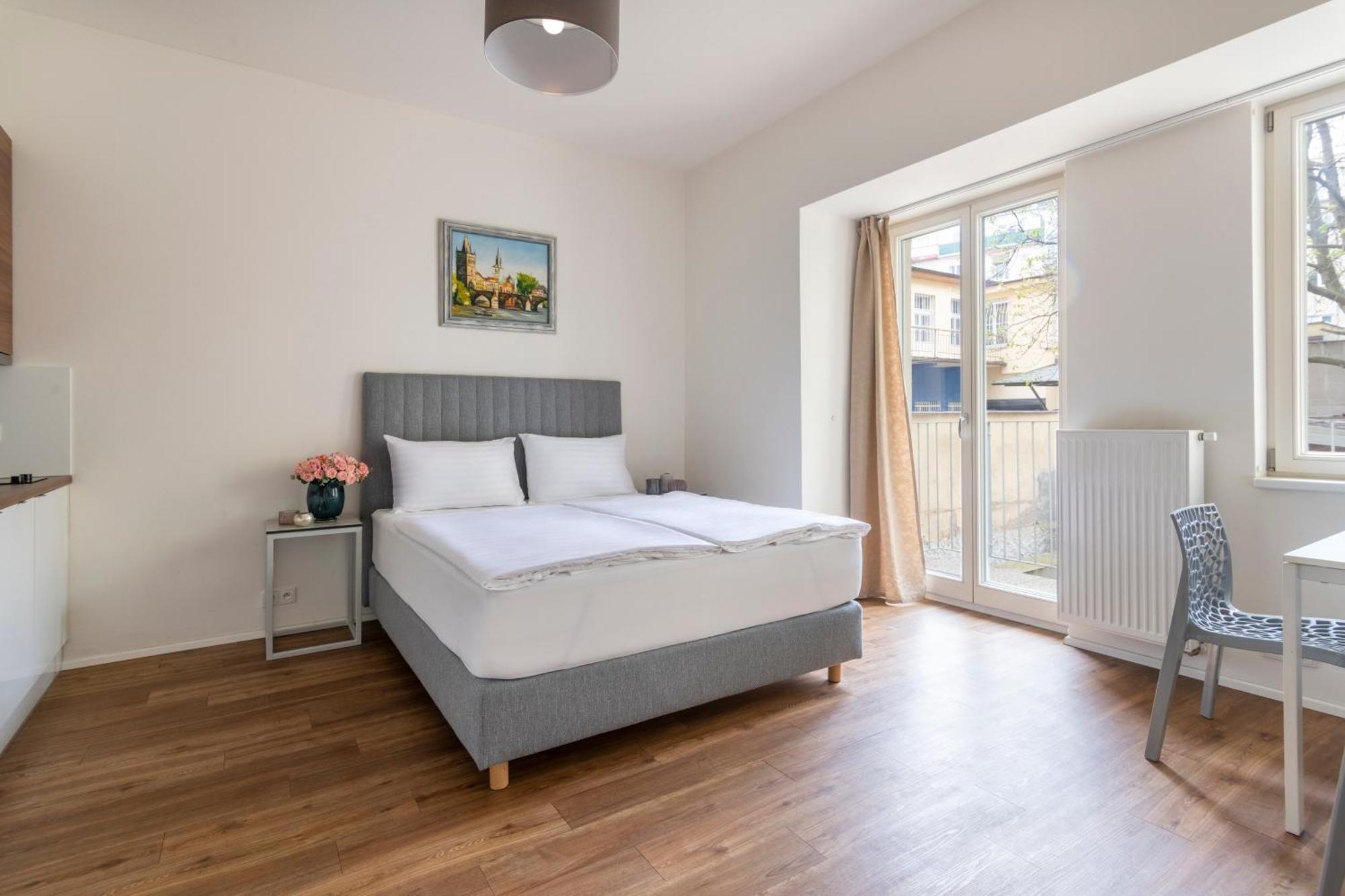 Deluxe Studio mit Balkon